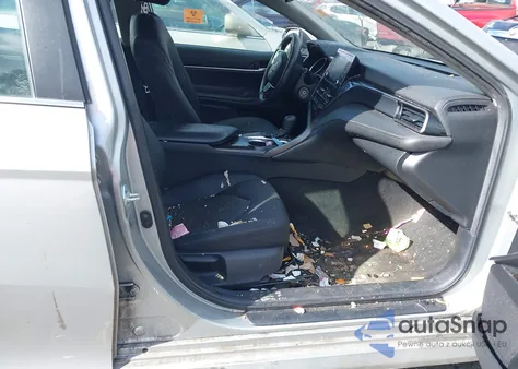 2021 Toyota Camry Le z USA, uszkodzony, nr VIN 4T1C11AK6MU466042